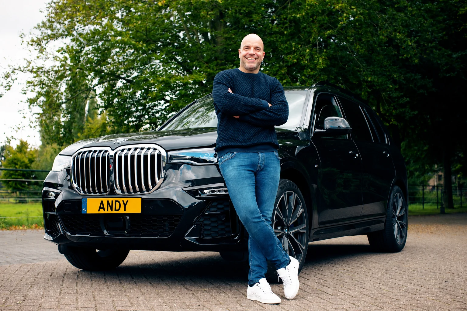 Andy bij een BMW